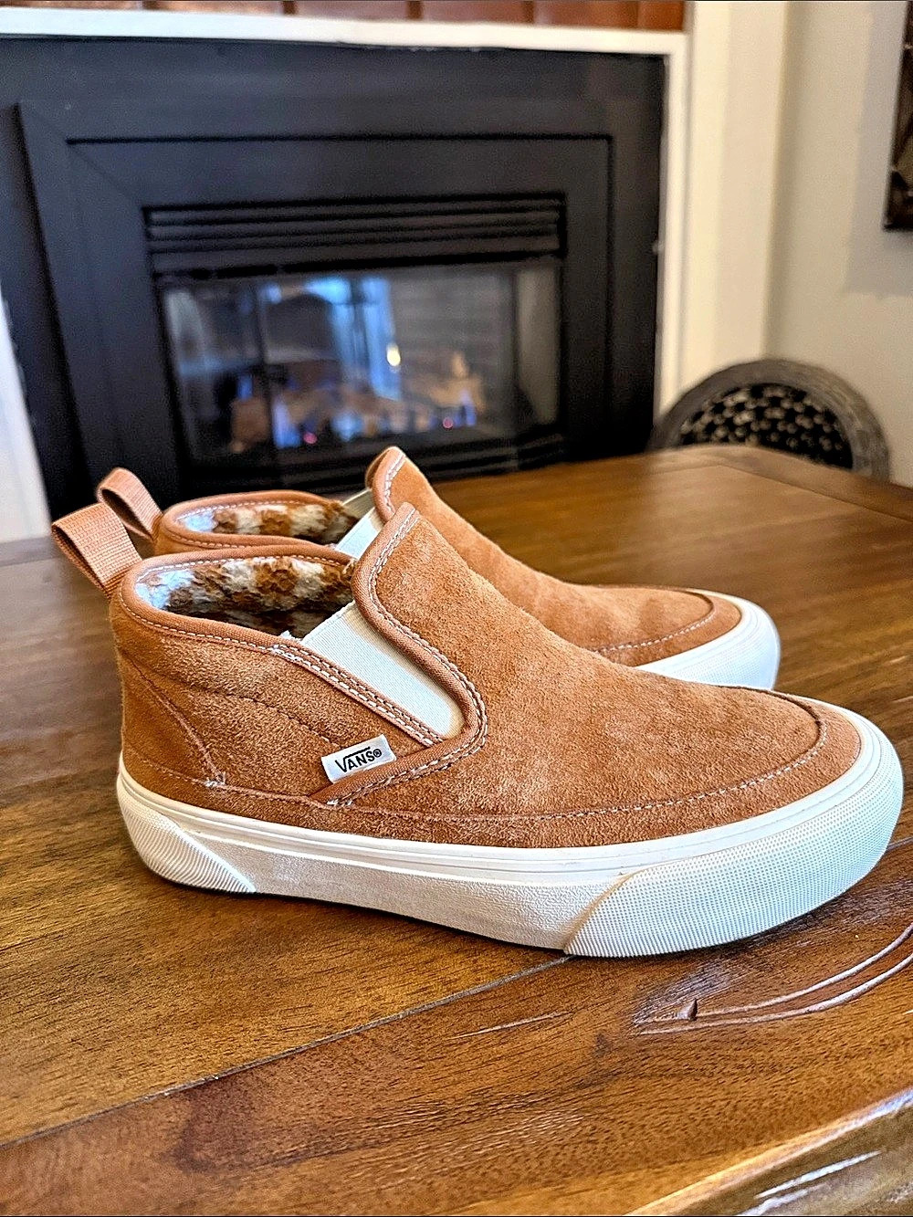 Vans Asher Classic Slip-On Checkered warm Lined Sneakers in Brown & White